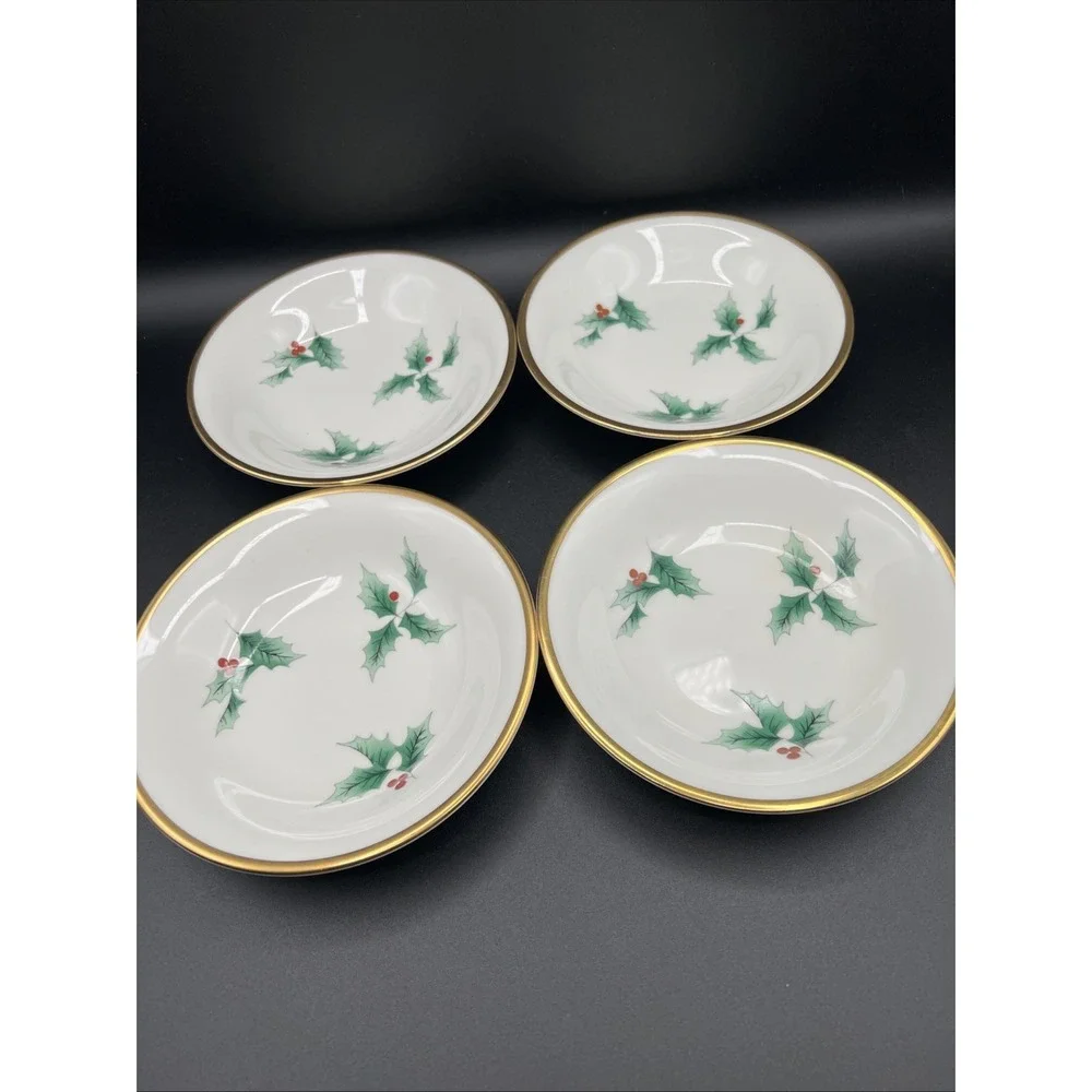 Mikasa Bone China Christmas Holiday Ribbon Holly Set of 4 Fruit Bowls